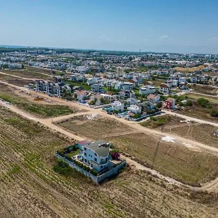 Kardelen Vila *