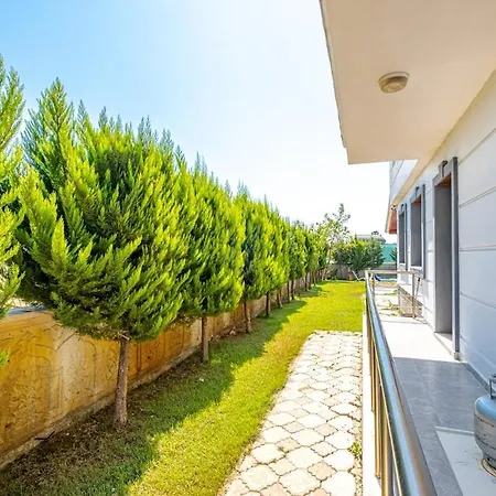 Kardelen Vila *